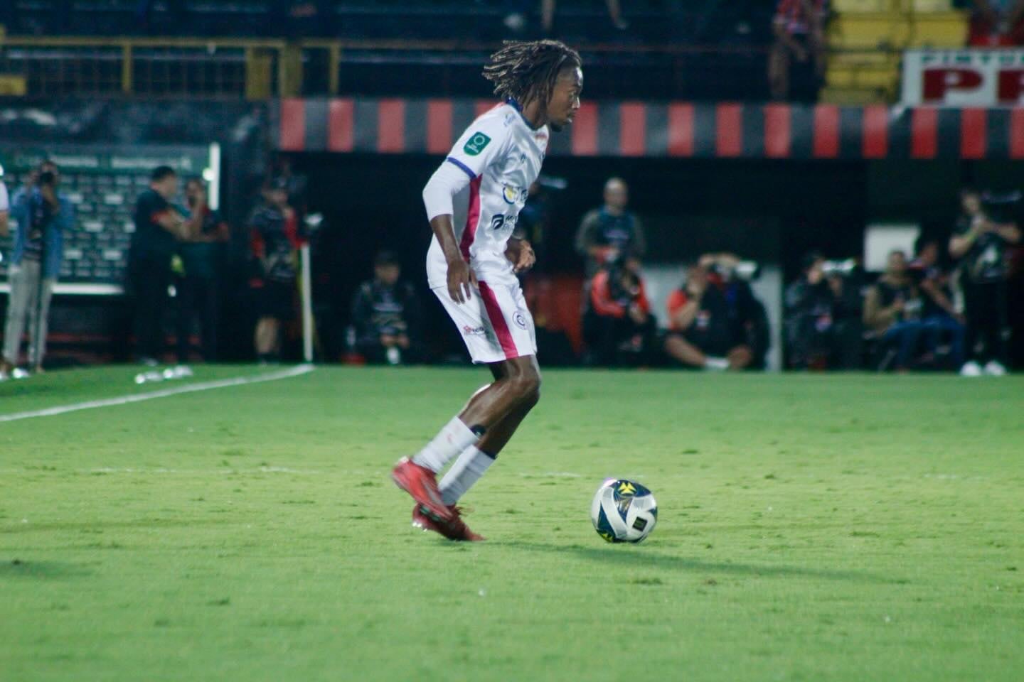 Le marcó a Alajuelense… pero no lo celebró: la historia detrás del gol de Tristán Demetrius (video)