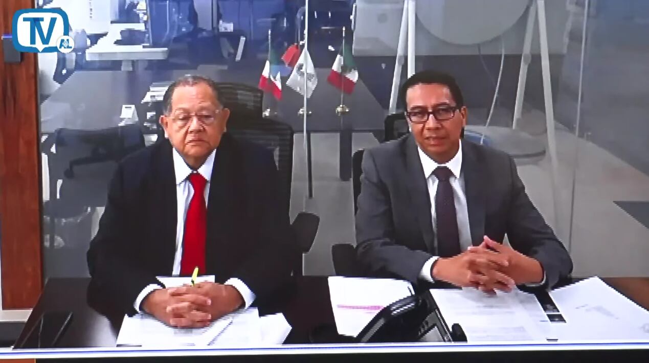 Miguel Ángel Méndez, fiscal especial para asuntos internacionales de México, y Arturo Bernardino Toxqui, encargado del despacho de la Unidad Especializada de Delitos Cometidos en el Extranjero de la Fiscalía General de México.