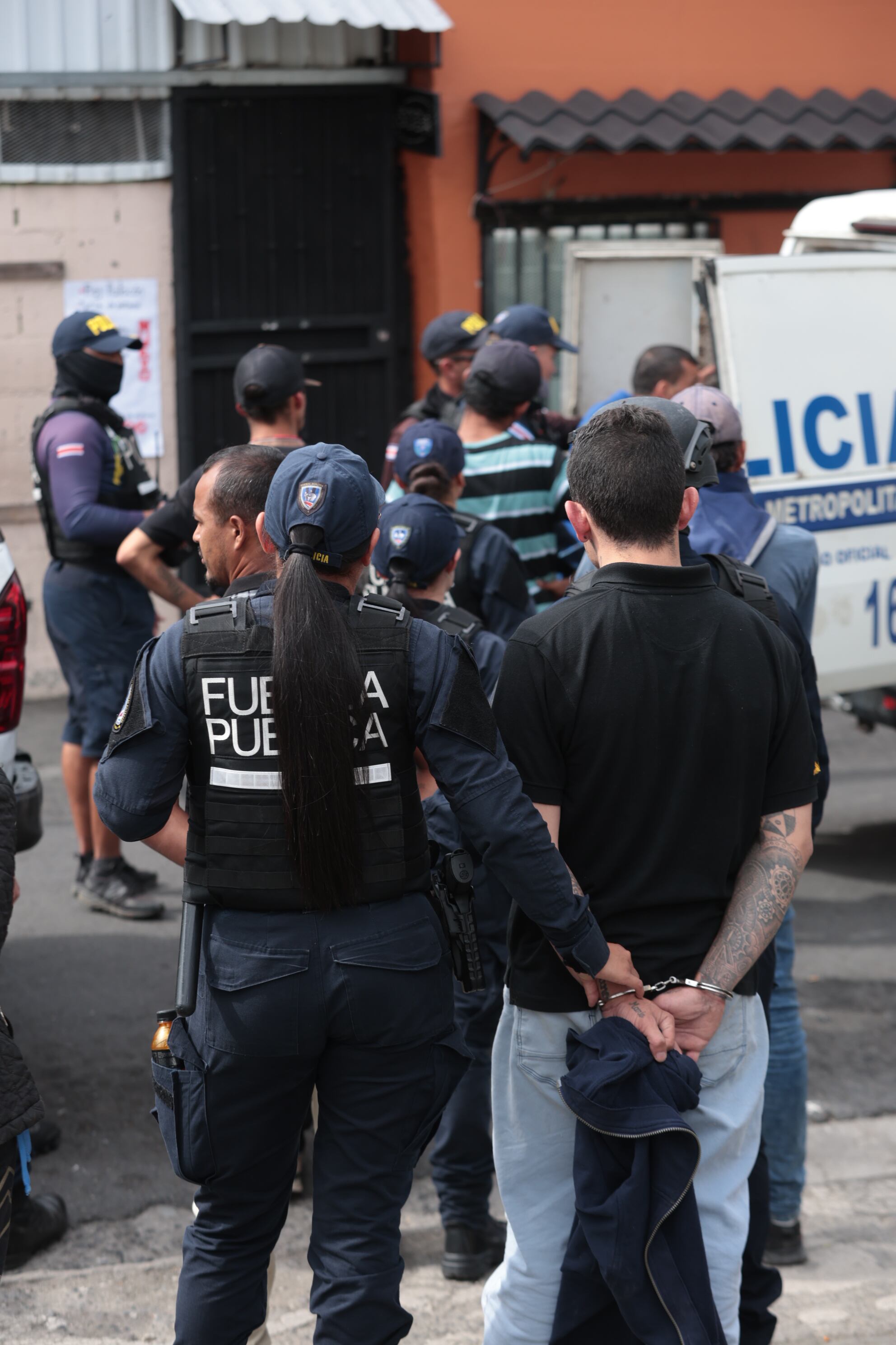 Múltiples Allanamiento María Reina de Hatillo centro durante operativo de la PSD /Operación Troya / Foto John Durán