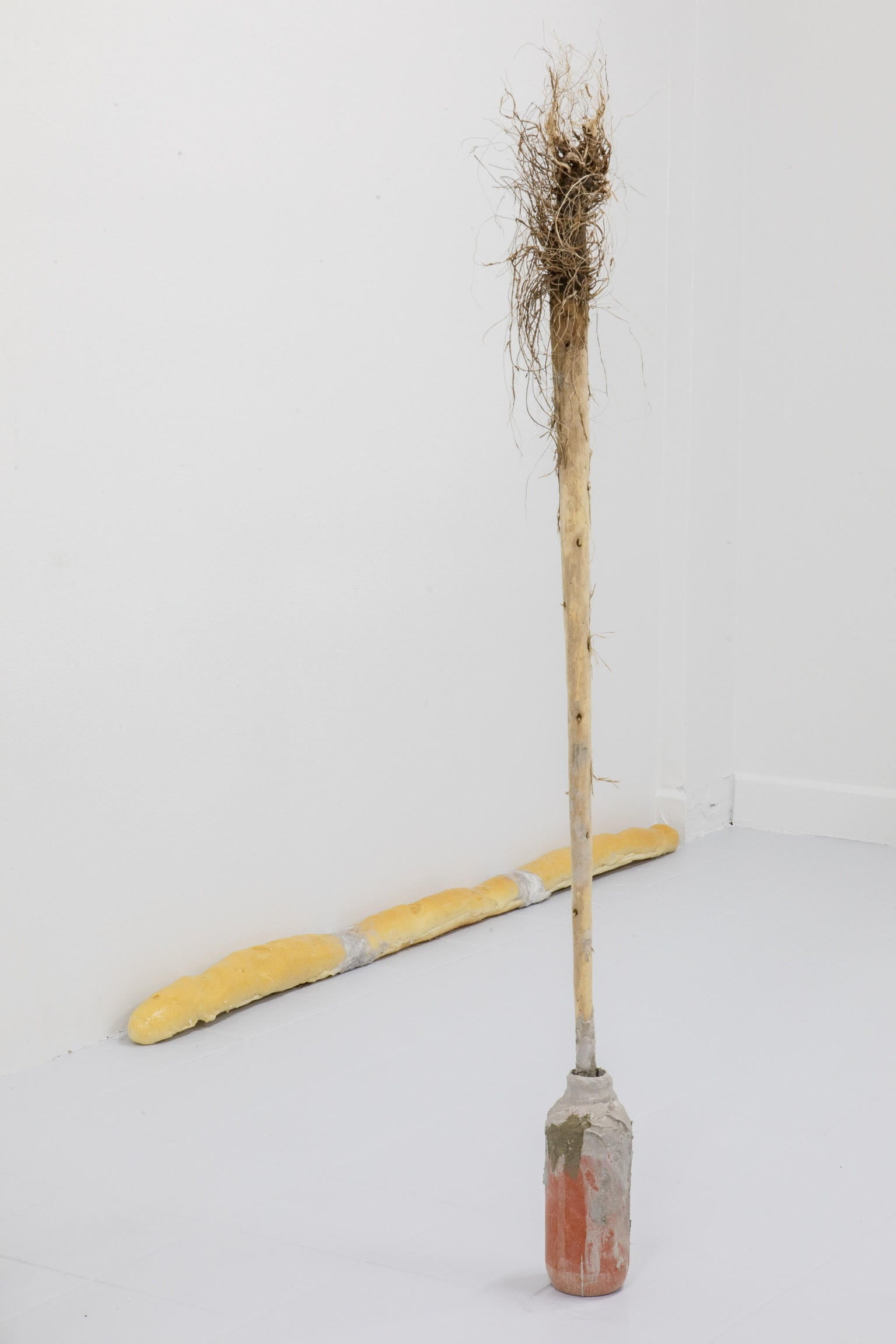 Detalle de 'Pan en la playa' de Elisa Flores, exhibida en Cero Uno.