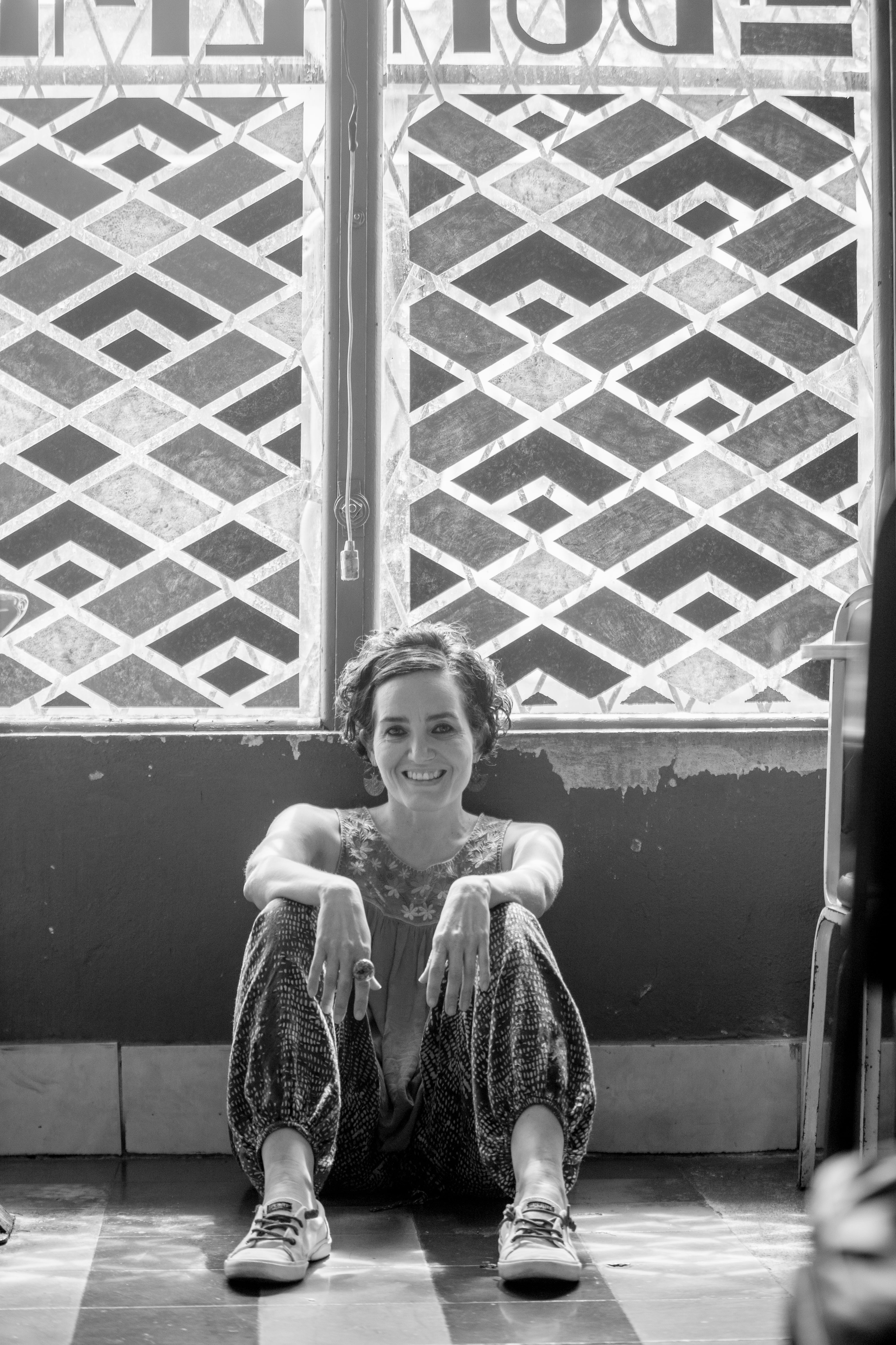 La escritora Laura Flores es una de las autoras de '¿Dónde jugarán las niñas?', selección de crónicas publicada por Perro Azul.