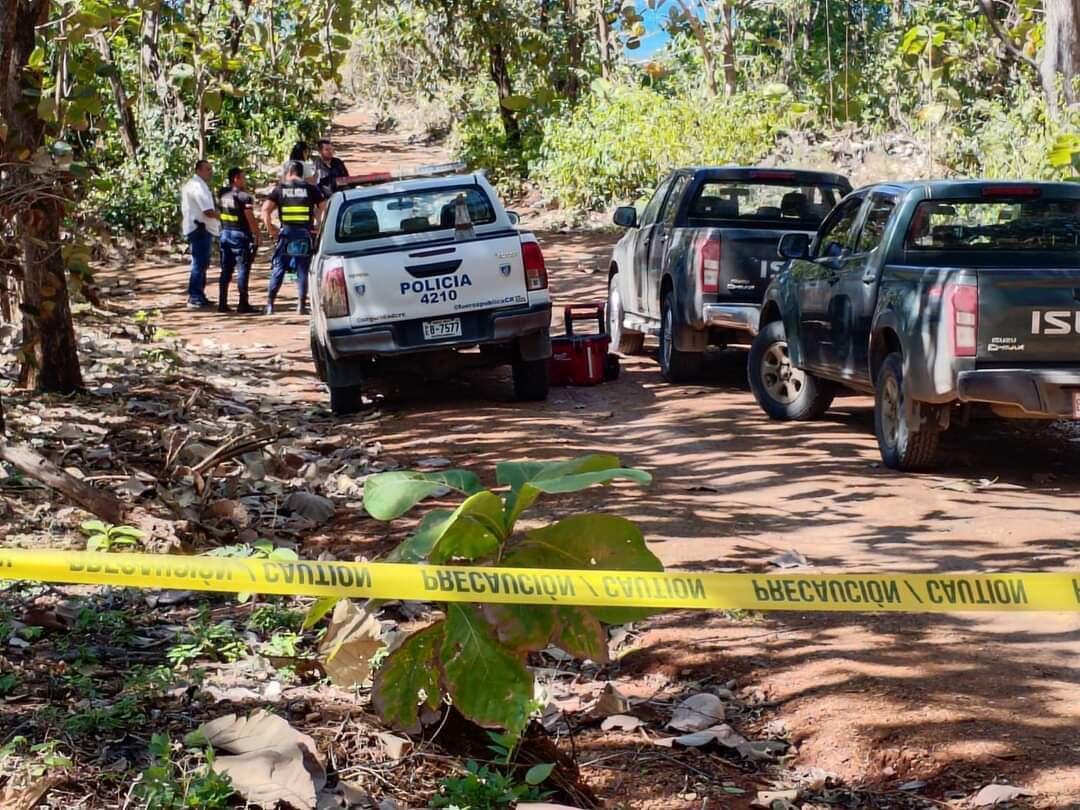 Las autoridades llegaron a custodiar la escena. Foto suministrada por Keyna Calderón.