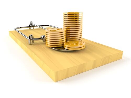 Trampa para pensionados del ROP, mostrando el riesgo de la modalidad de retiro acelerado o renta a plazo cotizado, que ofrece pagos mensuales altos, pero agota los fondos rápidamente.