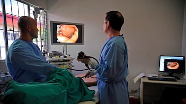 CCSS cambiará forma de detectar cáncer de colon: la prueba que puede salvar vidas