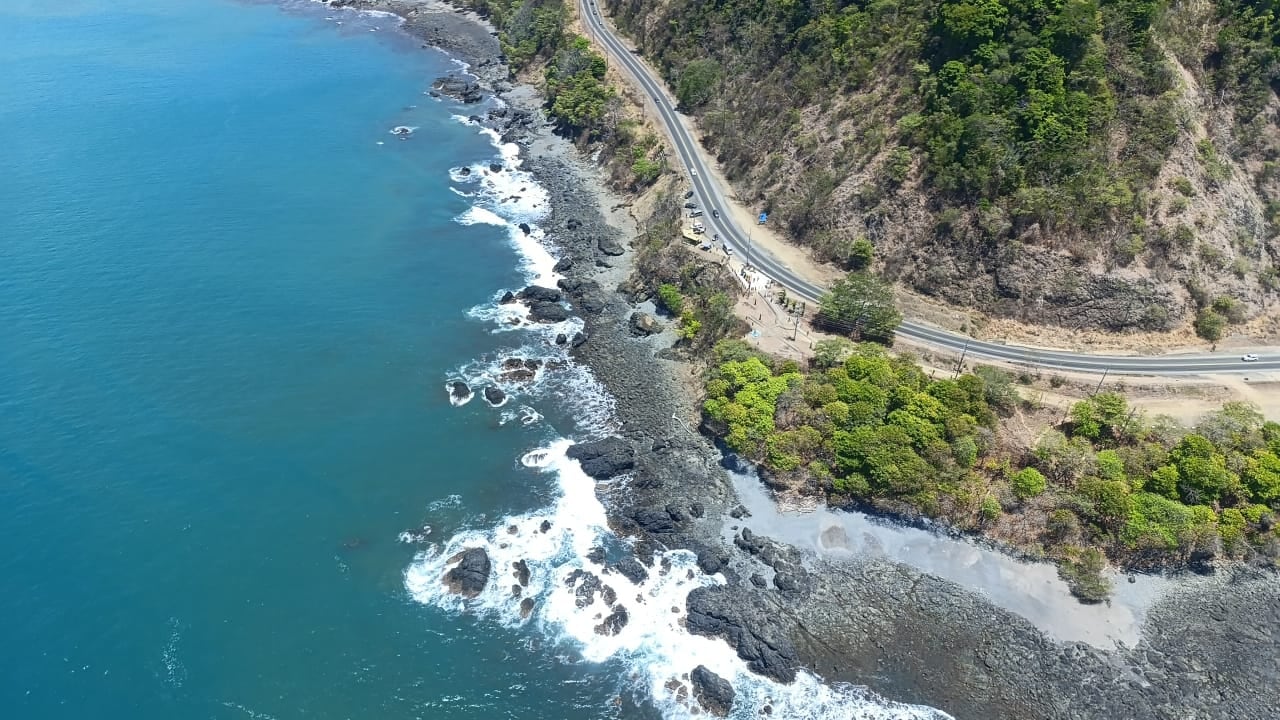Autoridades buscan a joven desaparecido en Jacó hace una semana.