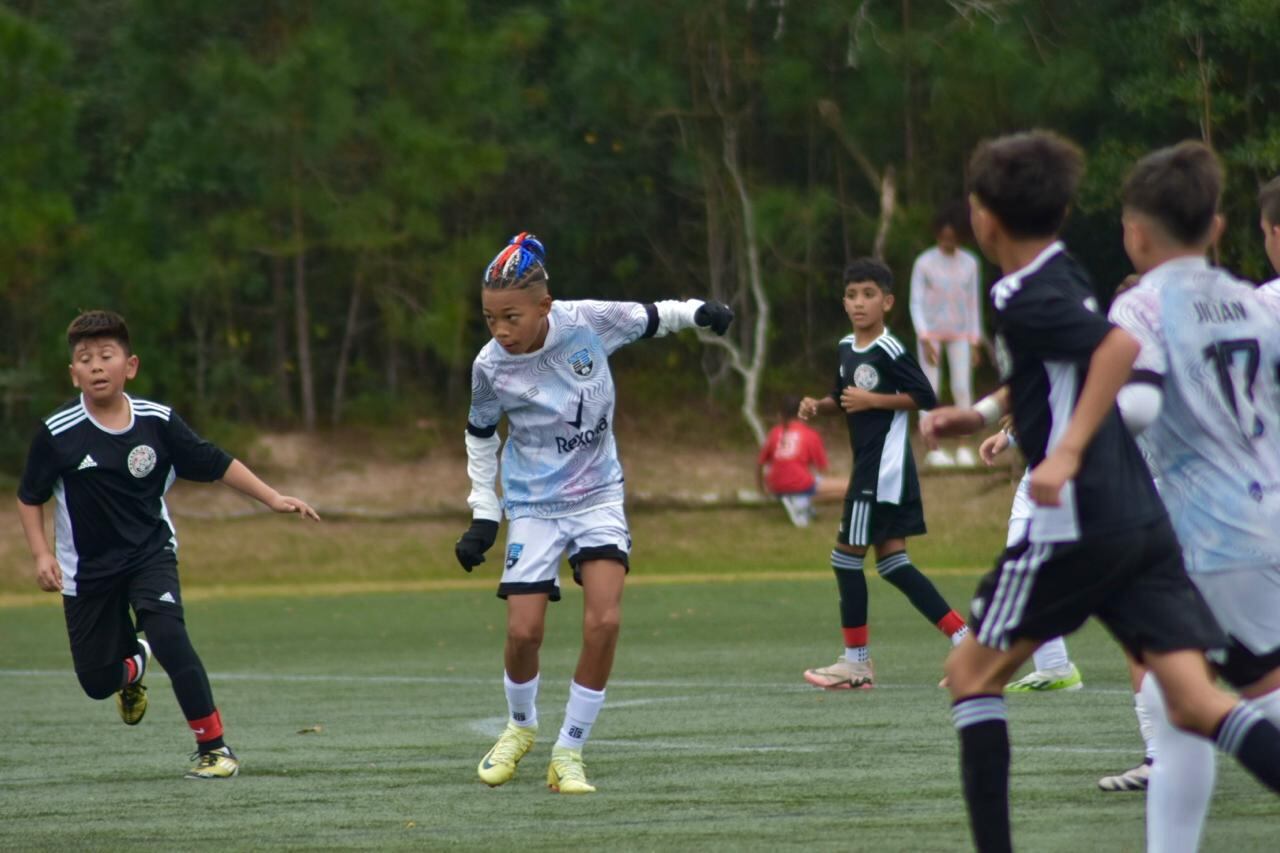 Keysaack Waston sigue marcando diferencia como delantero.