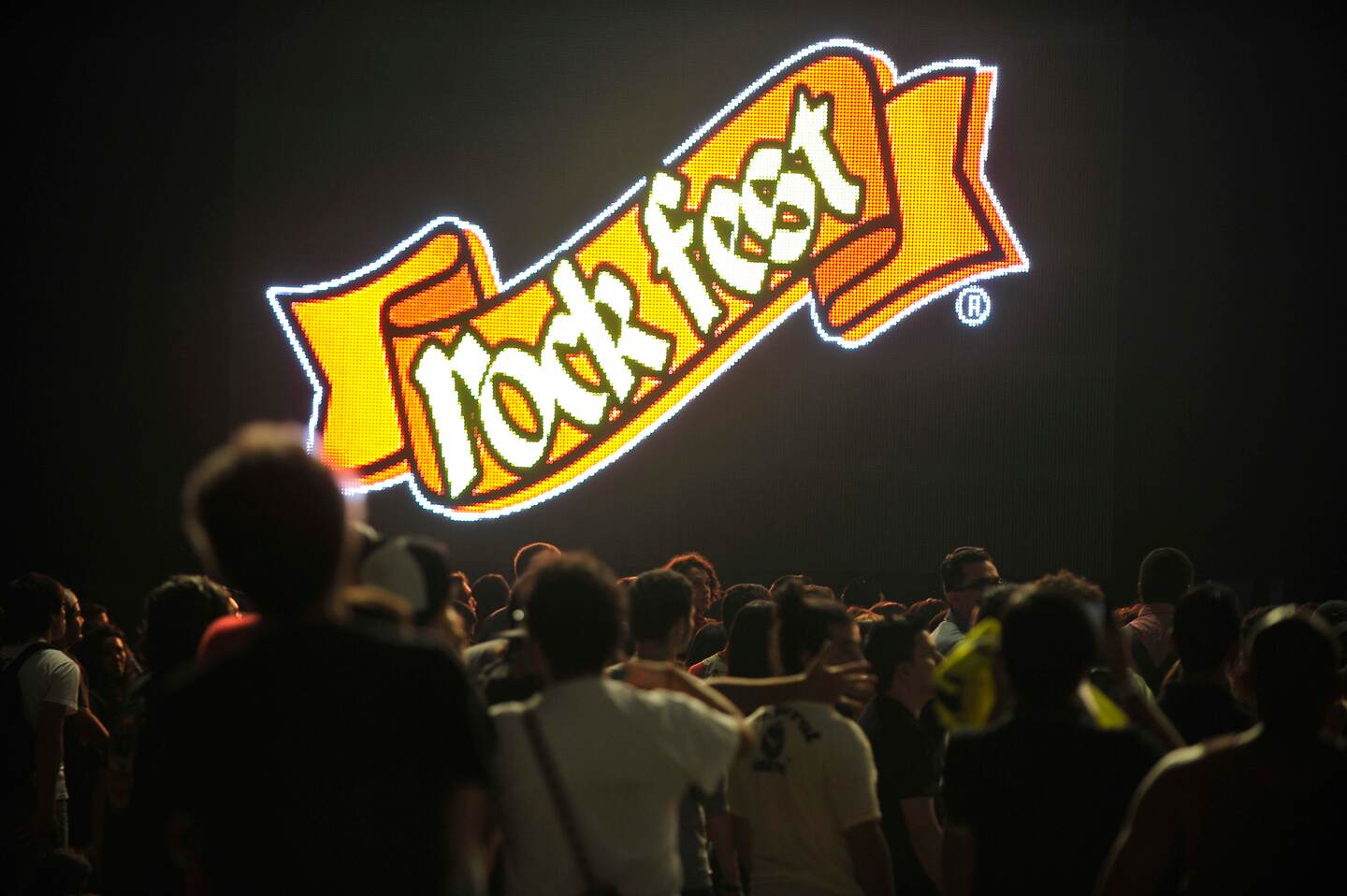 El decreto fue impulsado por Ernesto Adduci, productor del Rock Fest –festival de rock costarricense cuya última edición fue el 20 de abril del 2013–.