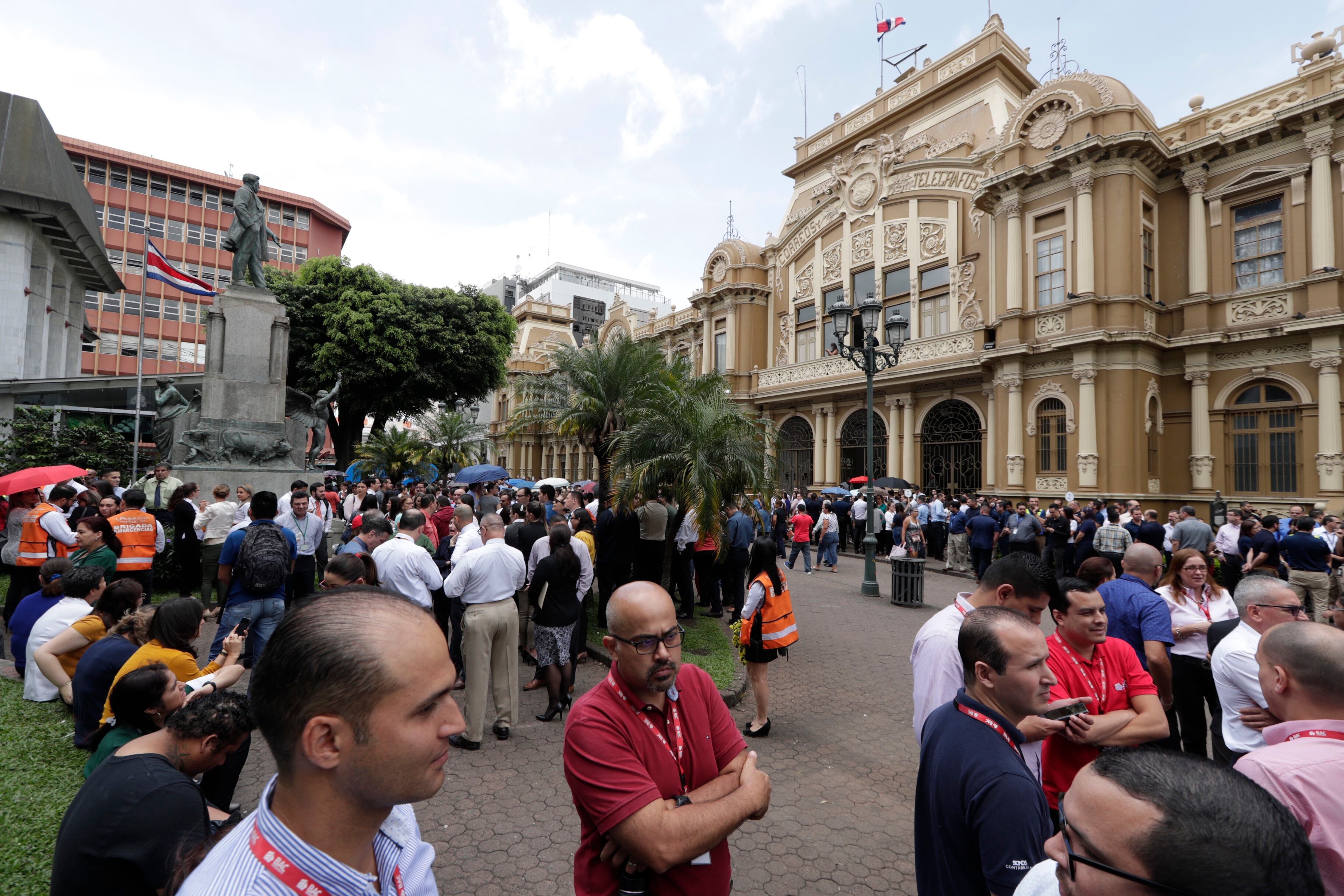 19/08/2019, San José, centro de San José, recorrido por el Banco Nacional, el Banco Central, el Banco de Costa Rica, Sucursal del Banco Popular y el Club Unión, para ver cómo se desarrolló el simulacro nacional de terremoto en estas instituciones. Fotografía José Cordero