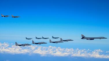 Llegan a Medio Oriente aviones estadounidenses de combate