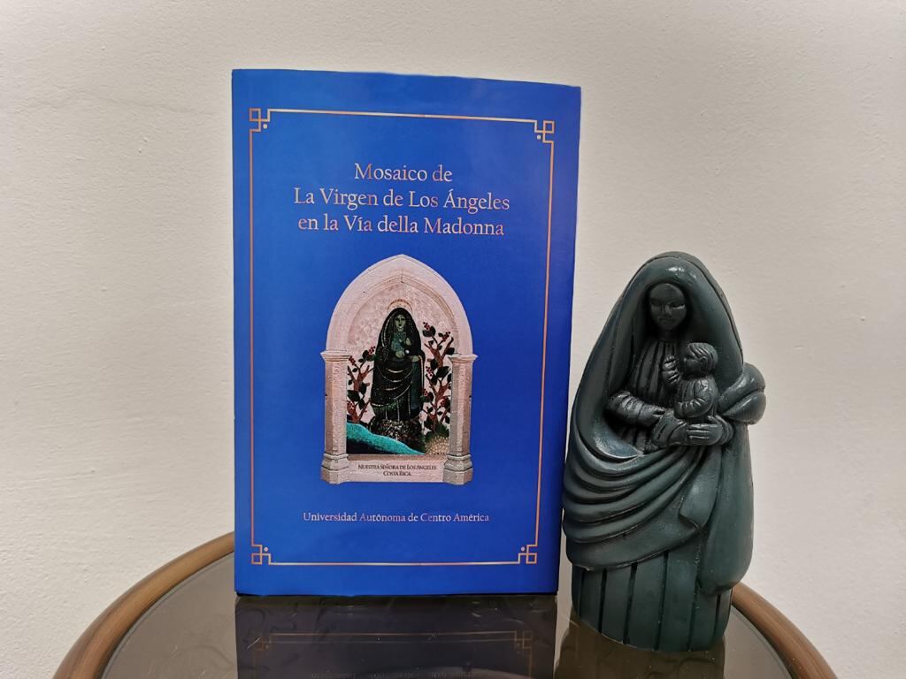 Paula Sáenz Soto es la artista que hizo un mosaico de La Negrita que estará en el Vaticano a partir del 12 de octubre del 2021. El mosaico tendrá en su base piedras de todo el país.