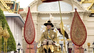 El rey más rico del mundo: 17.000 propiedades, 38 aviones privados y una fortuna de $43.000 millones