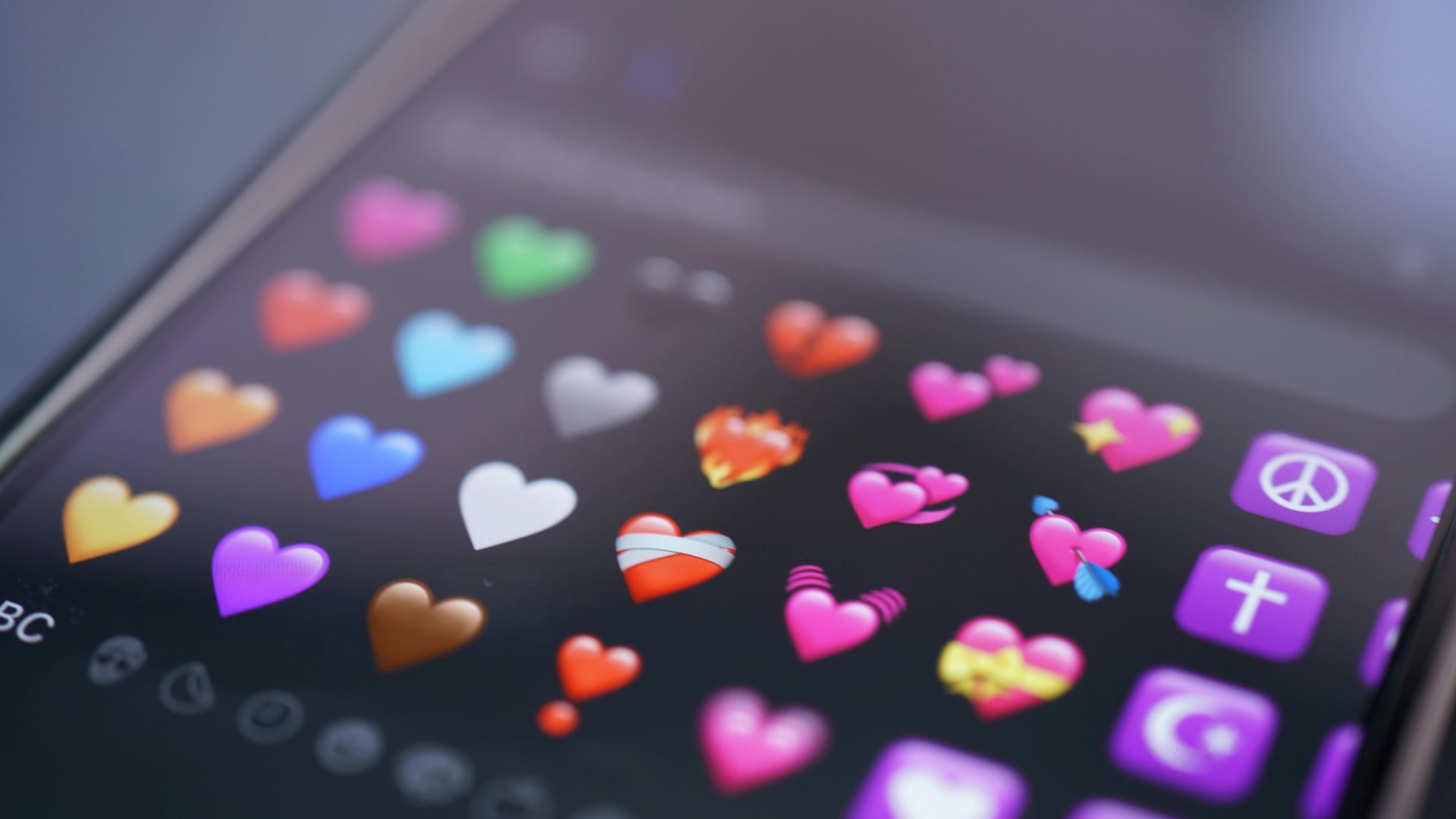 El uso de emojis en el trabajo puede causar malentendidos y hasta ofensas, según un estudio que expuso los más rechazados.