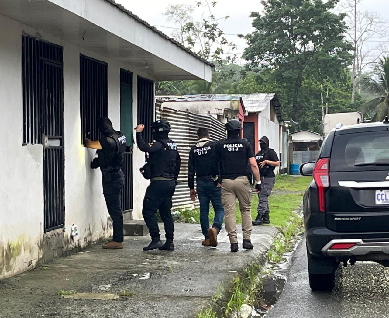 Allanamientos en Limón por caso de homicidio frente a un casino.