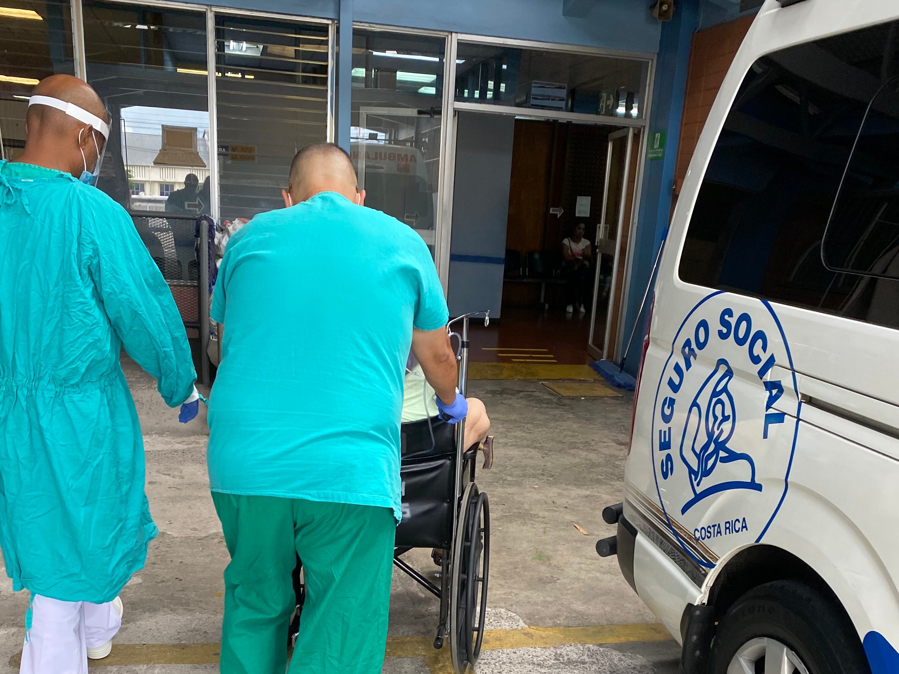 El personal de la clínica a la que acudimos primero, fue atento, servicial y muy cuidadoso. Foto: F. Matarrita
