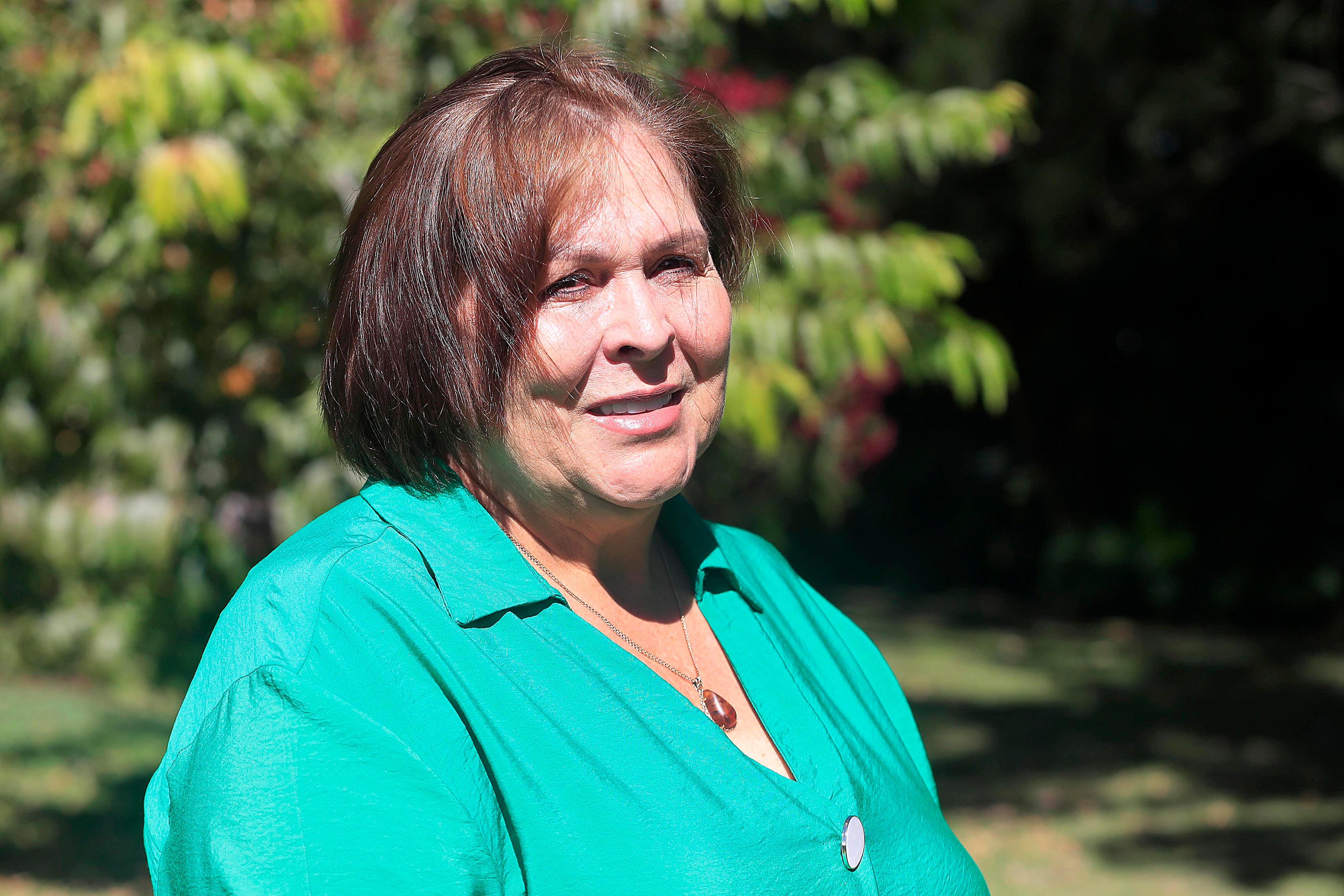 05/01/2024 Tejar del Guarco. Nakury, cantautora, periodista y realizadora audiovisual y su mamá la diputada liberarionista, Rosaura Méndez, primera campeona nacional de ciclismo.