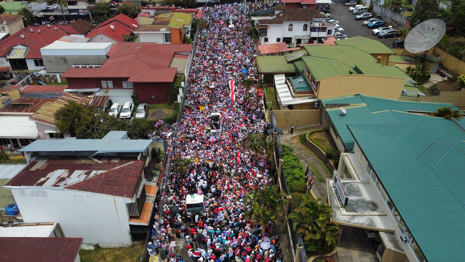 Fotografías de la marcha contra el fiscal general, Carlo Díaz, convocada por Rodrigo Chaves el 18 de marzo de 2025. Fotografías de dron por José Cordero / La Nación