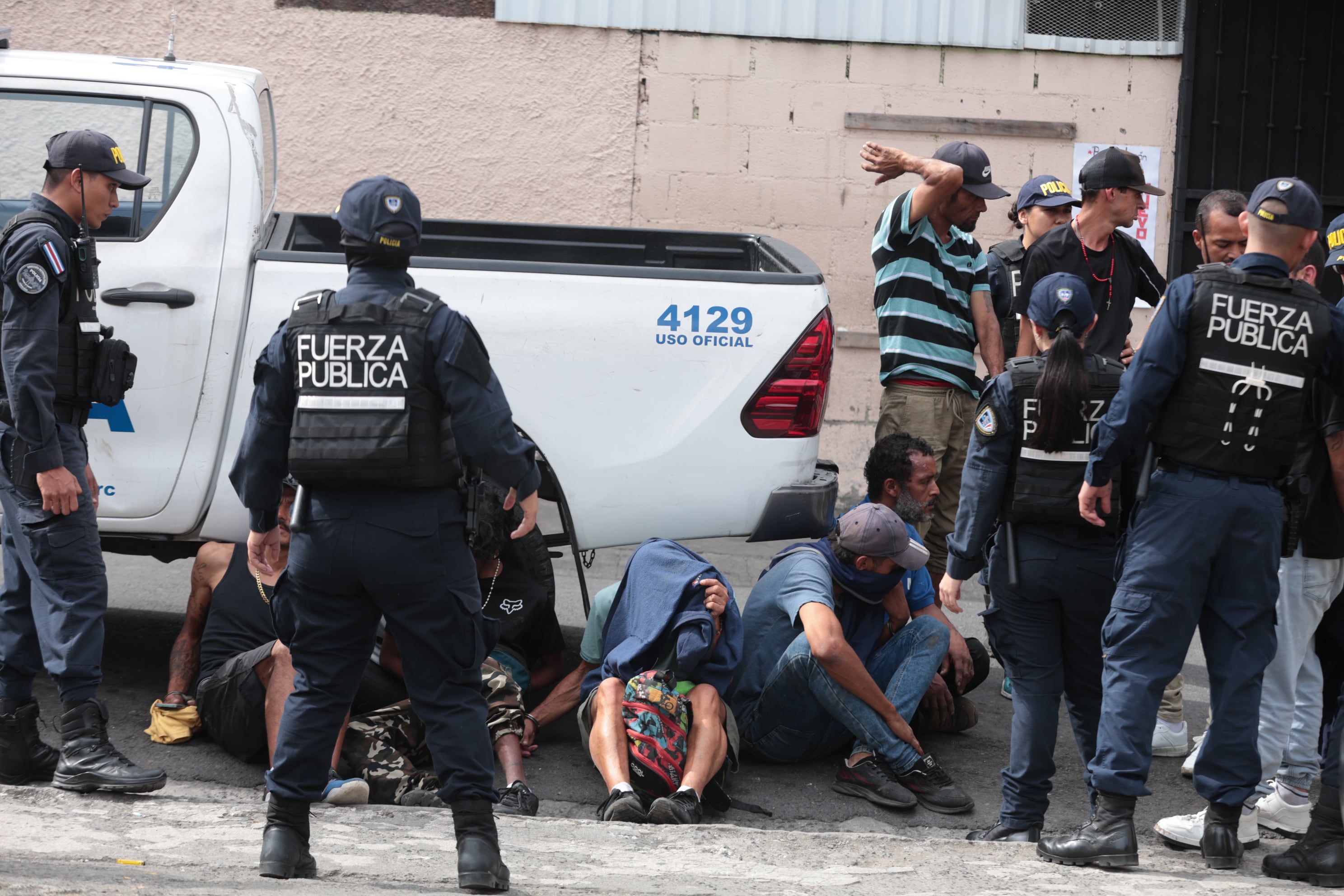 Múltiples Allanamiento María Reina de Hatillo centro durante operativo de la PSD /Operación Troya / Foto John Durán