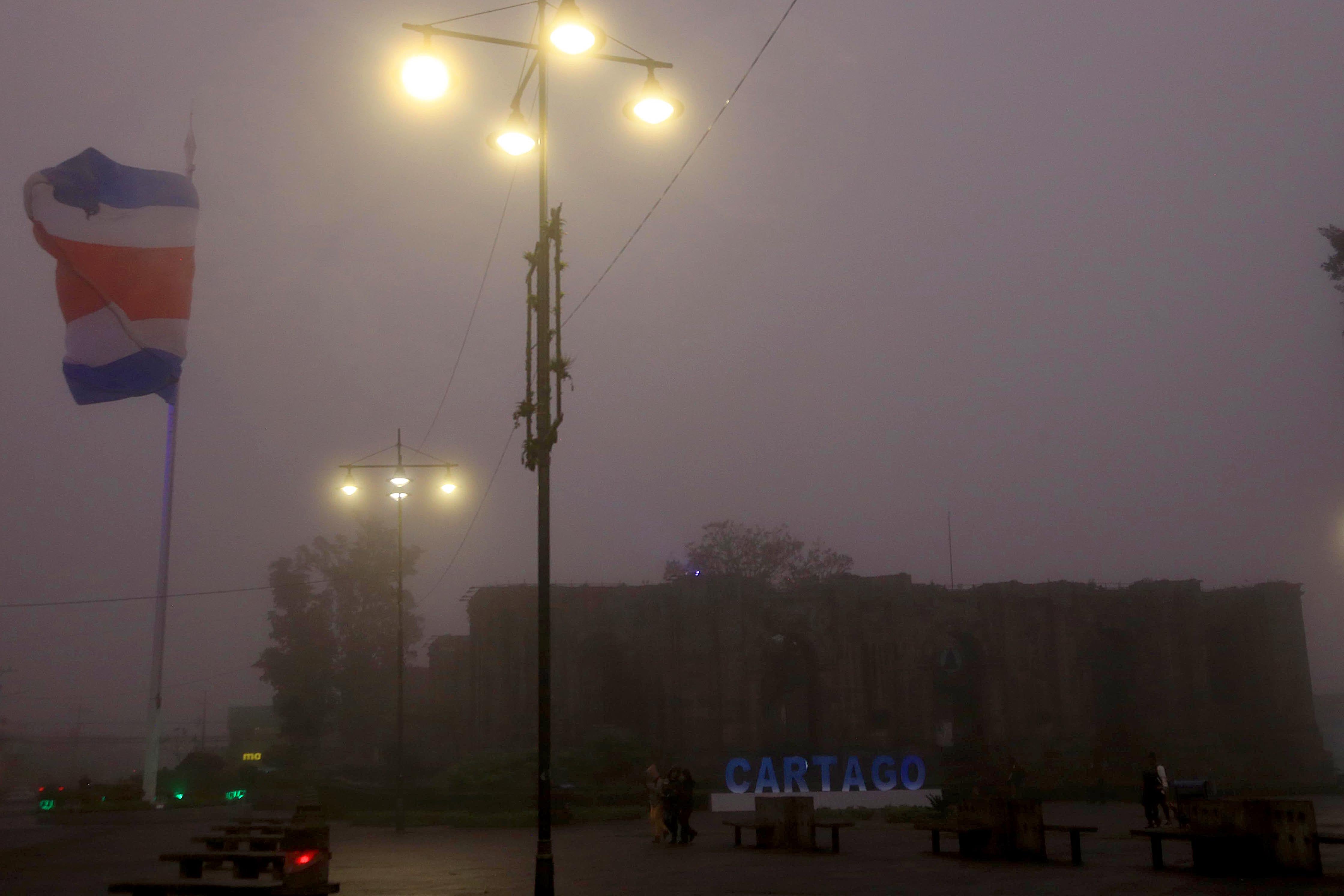 20/02/2024 Cartago. La neblina y el frío reina en la Ciudad de las Brumas. Las bajas temperaturas y fuerte viento las genera el empuje frío que atraviesa el país. Foto: Rafael Pacheco Granados