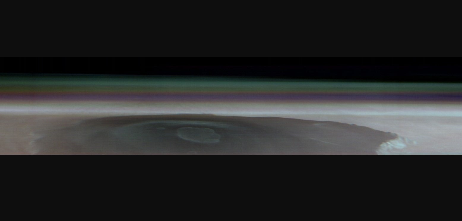 Mars Odyssey de la NASA toma una imagen sin precedentes del Monte Olimpo en Marte, revelando detalles únicos de la atmósfera marciana.