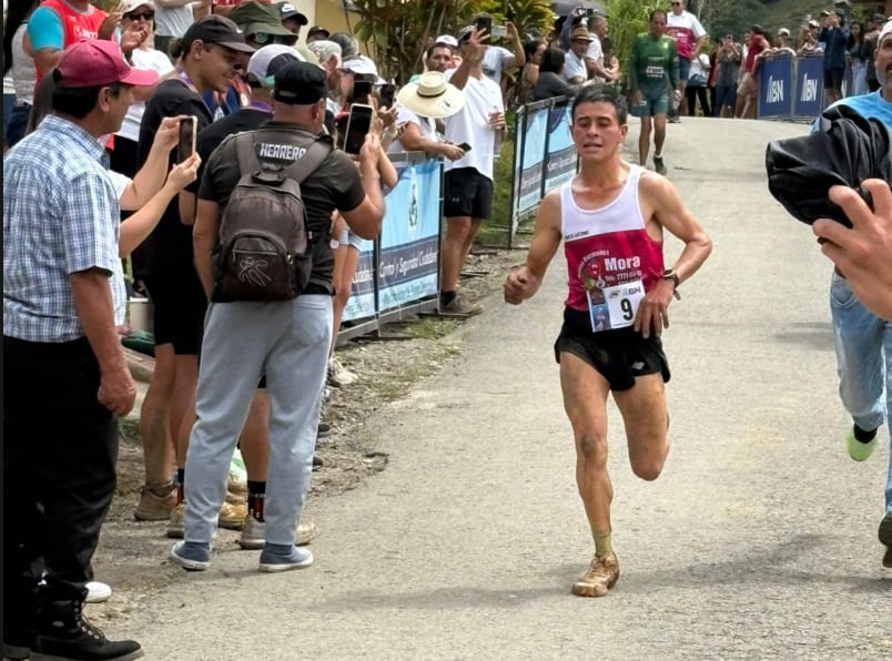 Carrera al Cerro Chirripó 2026
Edición número 38
Marco Antonio Hernández
Segundo lugar
Distancia: 12 kilómetros
21 de febrero del 2026
Fotografía: Ileana Sandí