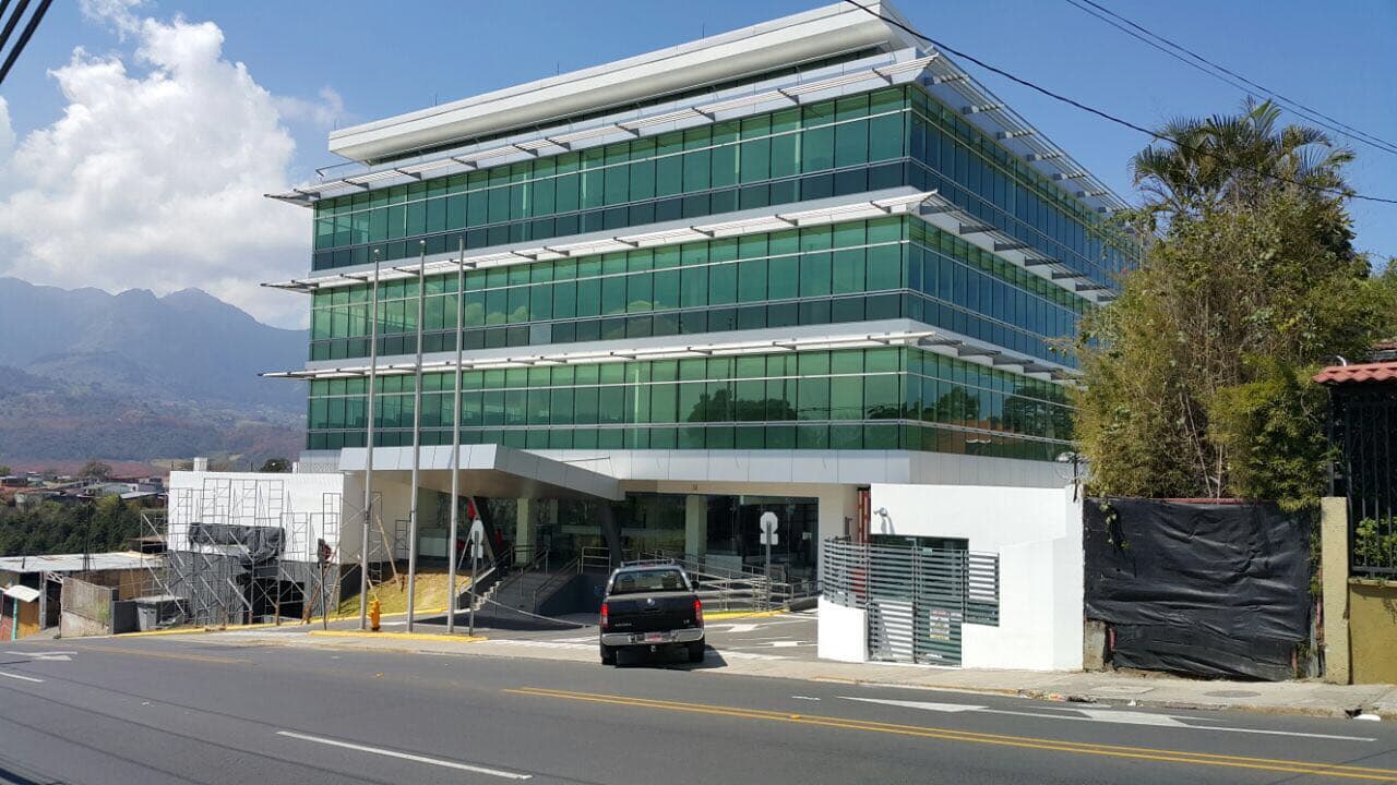 Este es el nuevo edificio de la Sala IV en calle Morenos, Sabana Sur.