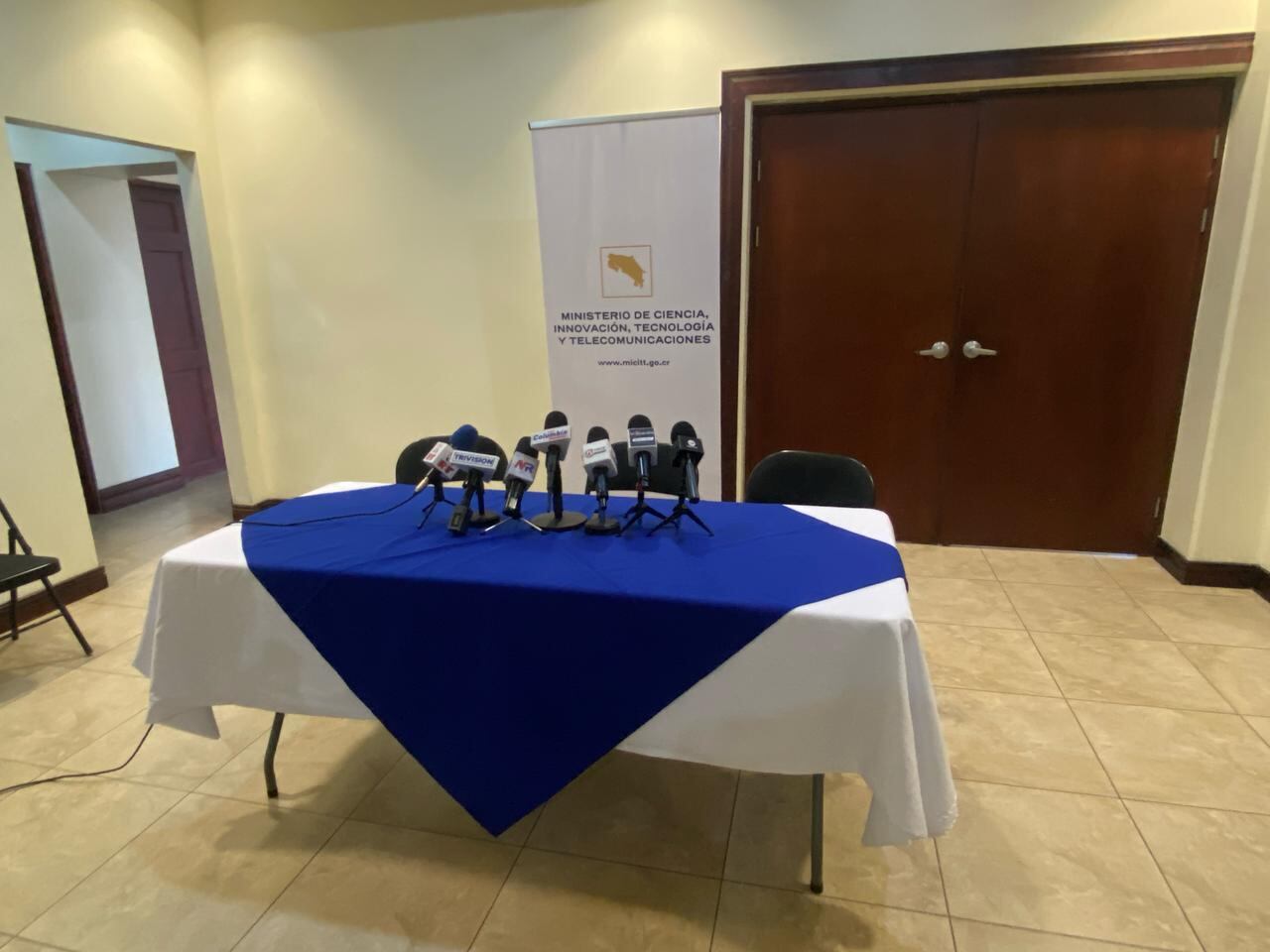 Cancelan conferencia del Micitt