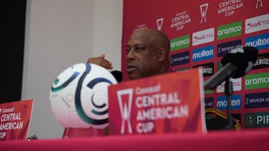 Hernán Medford advierte en Honduras que el ambiente no pesa: ‘Saprissa no es un equipo que se asusta’