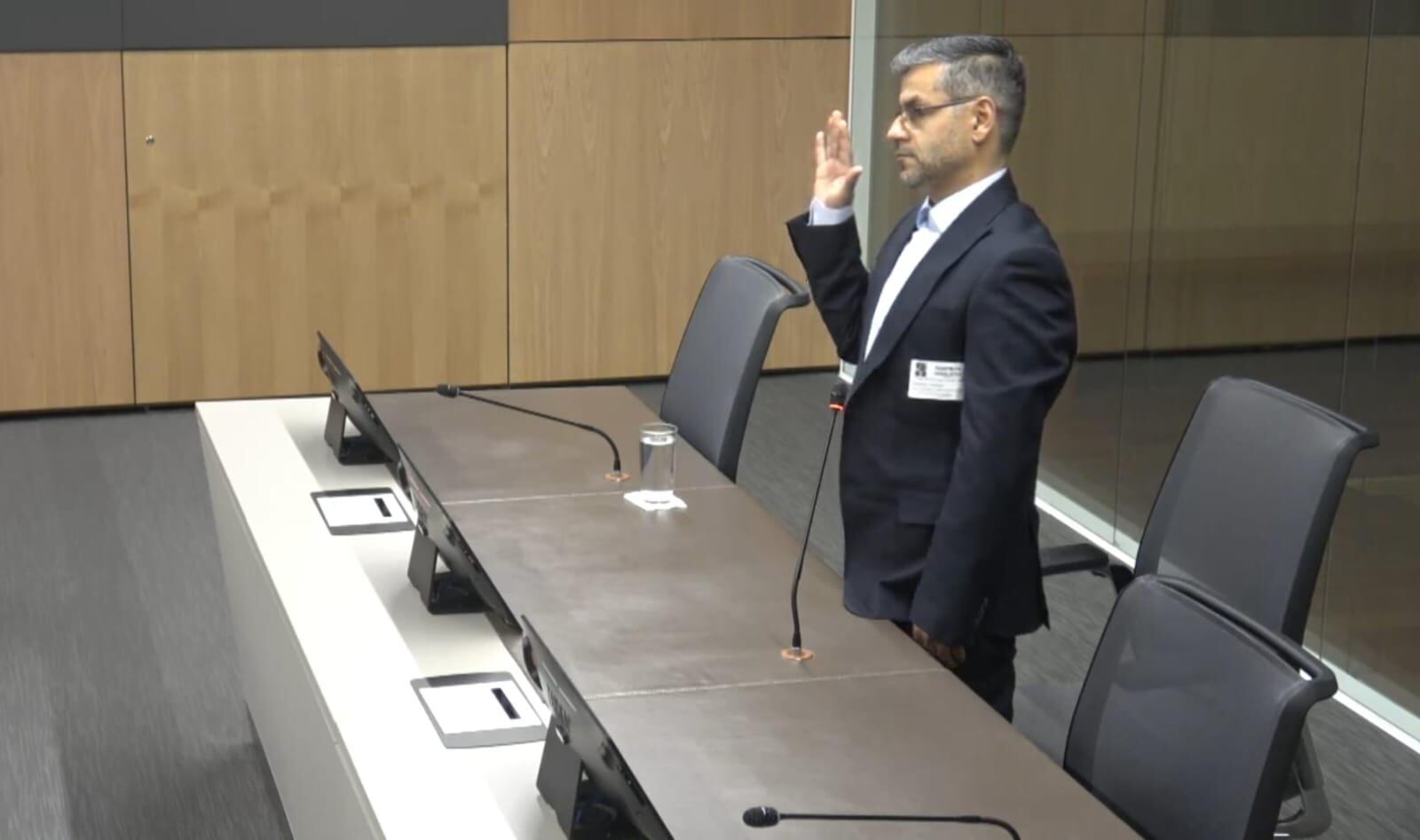 Charbell Zecca, director regional del MOPT negó haber presionado para establecer vínculo entre tormenta Bonnie y daño en la pista del aeropuerto de Liberia.  Foto: Captura de video.