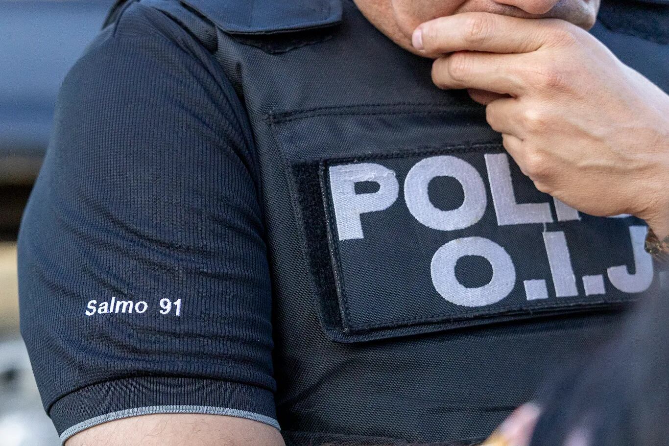 Oficial de OIJ, Policía Judicial, primer plano agente de OIJ