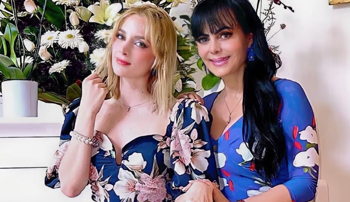 Maribel Guardia posando con su exnuera Imelda Garza.