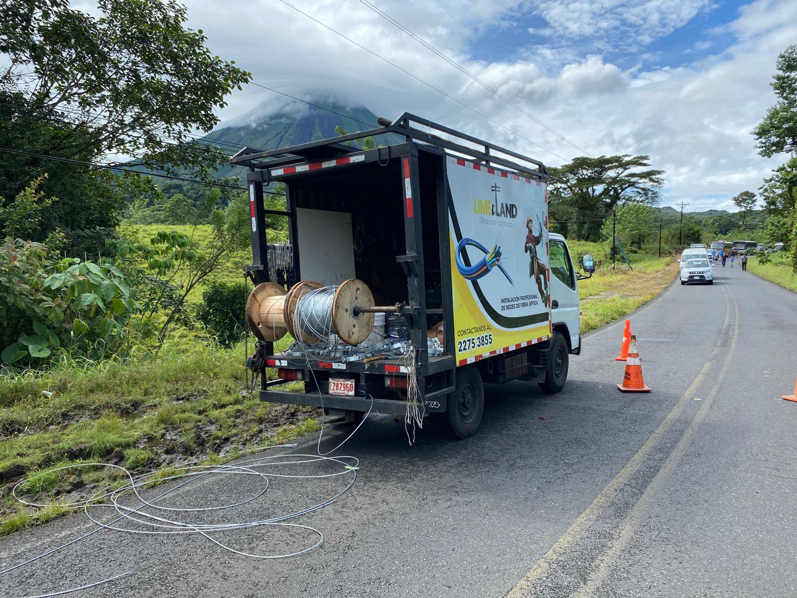 El Organismo de Investigación Judicial (OIJ) investiga las circunstancias del accidente laboral que costó la vida a un joven en La Fortuna, San Carlos.