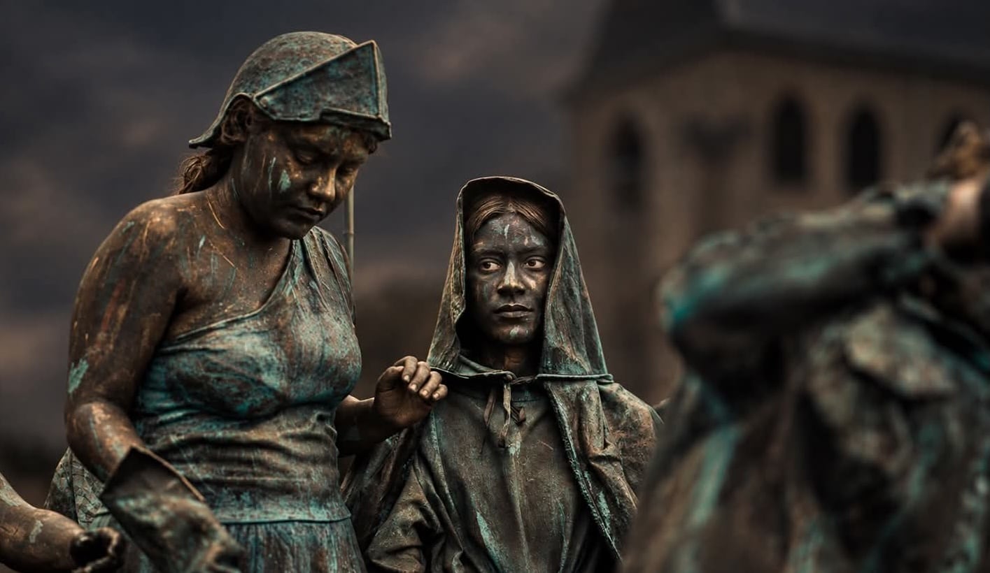 La iniciativa Viajeros en el Tiempo llevó la representación del Monumento Nacional a las calles de Heredia, donde decenas de familias se detuvieron a observar la puesta en escena.
