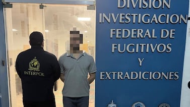 Detienen en Argentina a costarricense sospechoso de apropiarse de más de ¢18 millones de sociedad