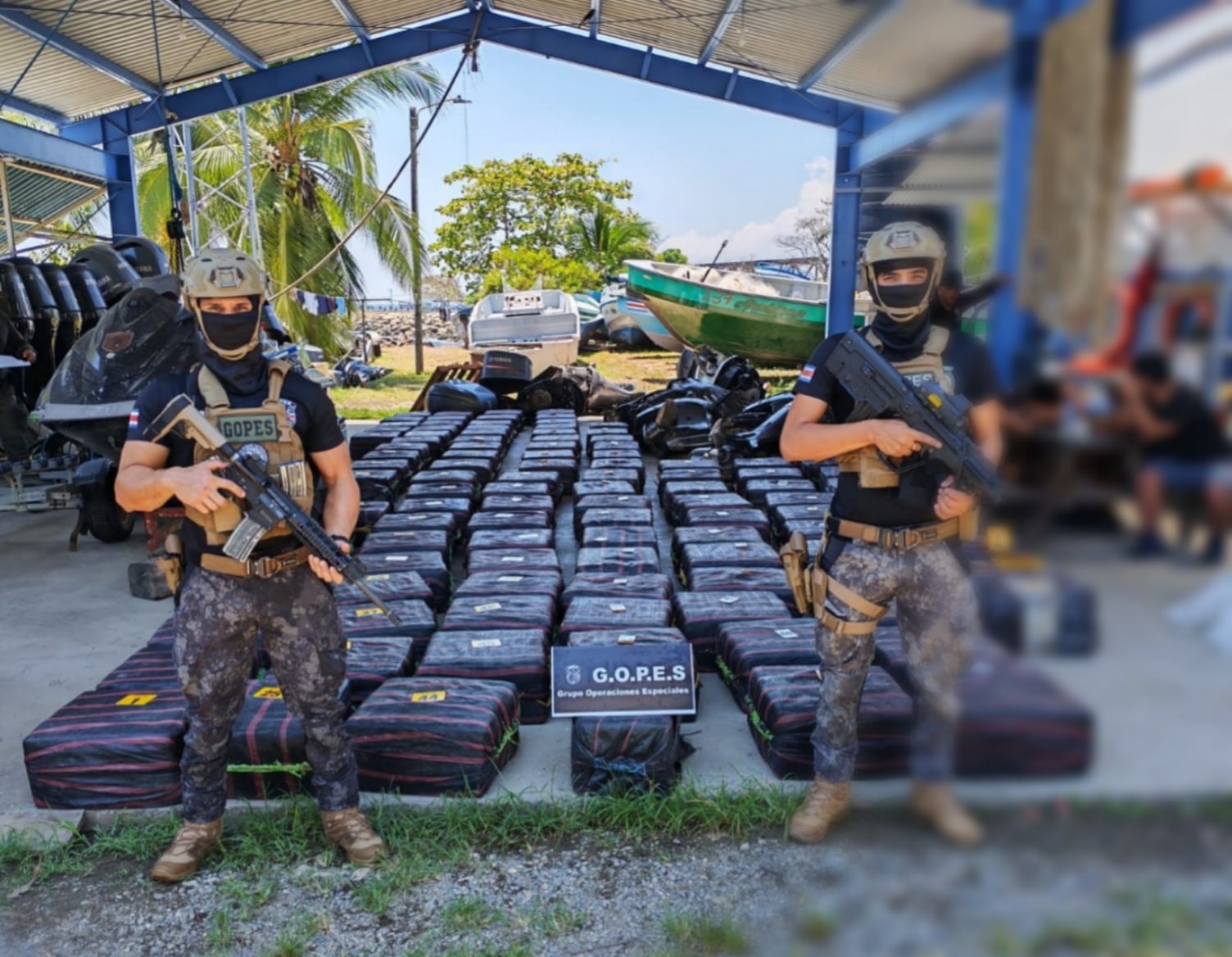 3.000 kilos de cocaína quedaron bajo custodia policial. La carga está valorada en $21 millones.