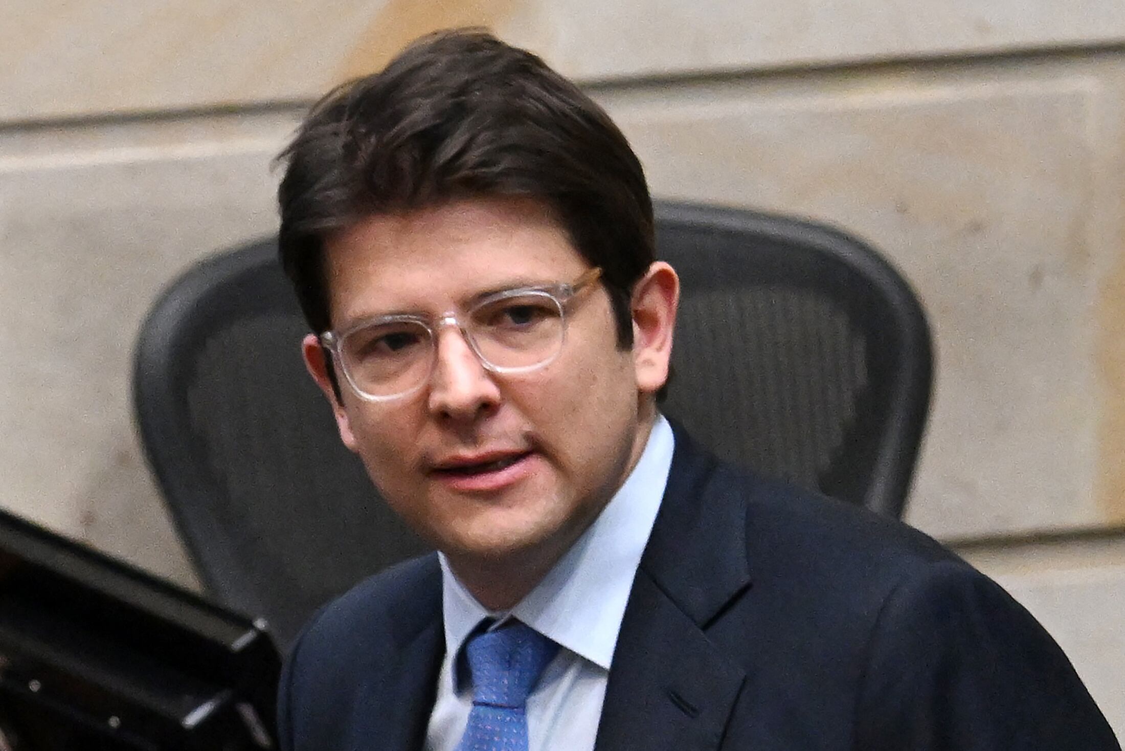 El senador Miguel Uribe Turbay en el Senado de Colombia en Bogotá el 14 de mayo de 2025. El candidato presidencial falleció dos meses después de recibir un disparo en la cabeza durante un acto de campaña, según anunció su esposa la madrugada de este 11 de agosto. Fotografía: