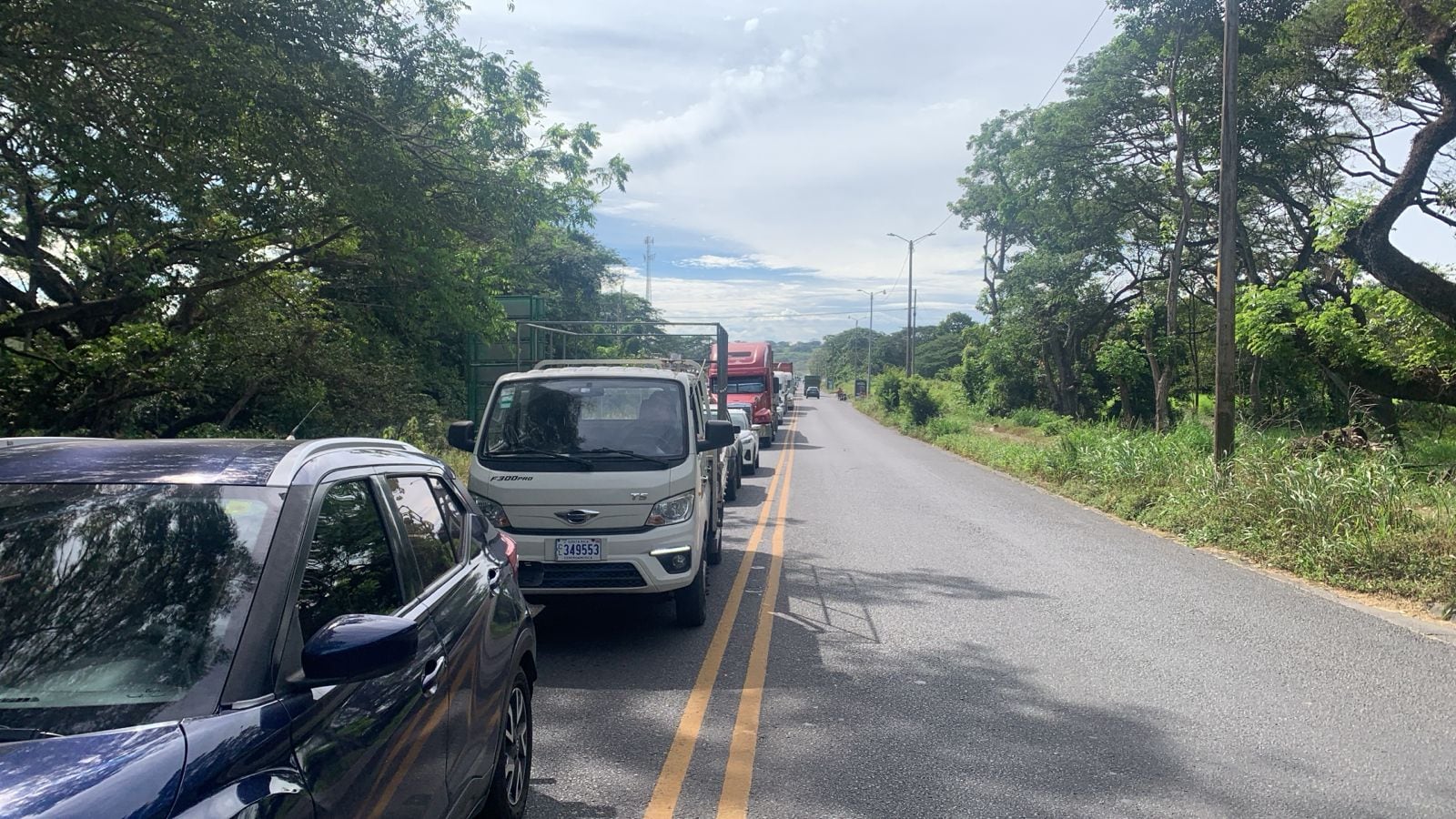 Largas presas entre Puntarenas y Guanacaste