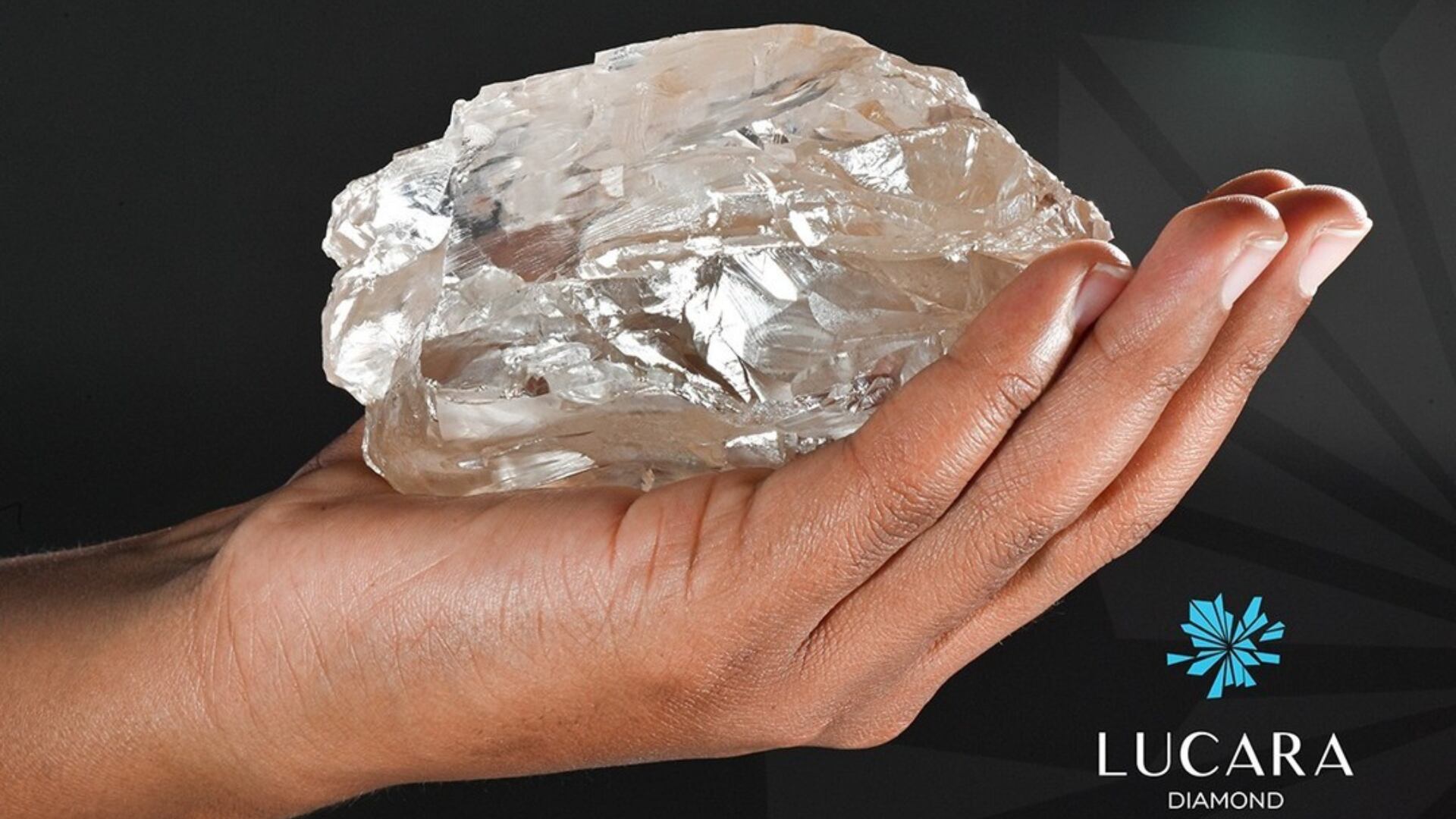 En Botsuana se descubrió un diamante de 2.492 quilates, considerado uno de los mayores hallazgos en la historia.