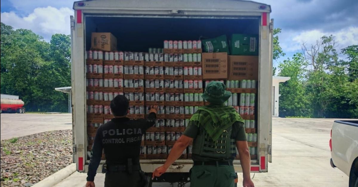 Camión con licores de contrabando
