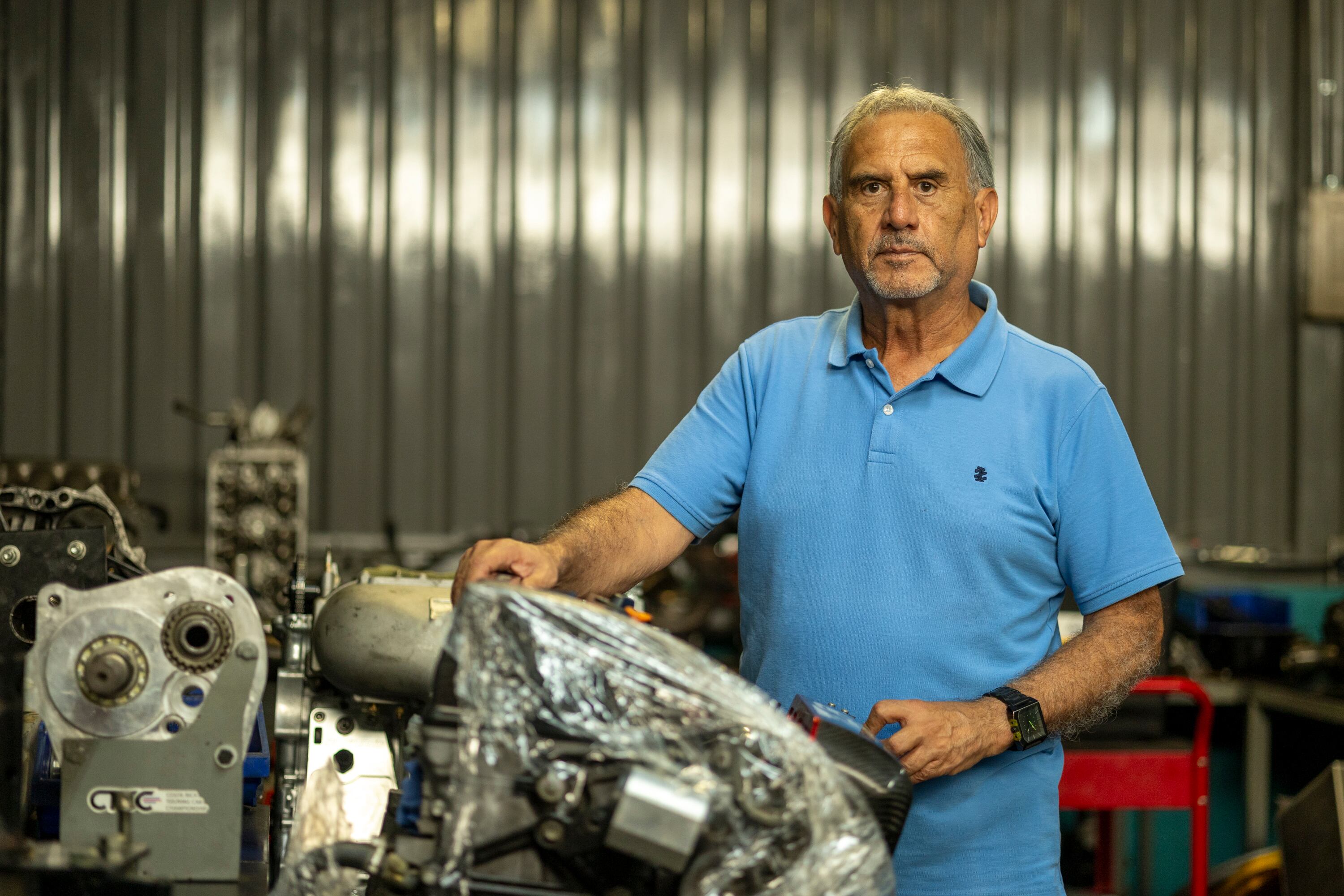 19/06/2024, Alajuela, Parque Viva, entrevista con Eduardo Aguilar Calderón, dueño del taller TCR y con el mecánico Noel Palacios para hablar de consejos para el mantenimiento de los vehículos.