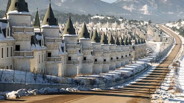 Descubra Burj Al Babas: El pueblo abandonado inspirado en la magia de Disney