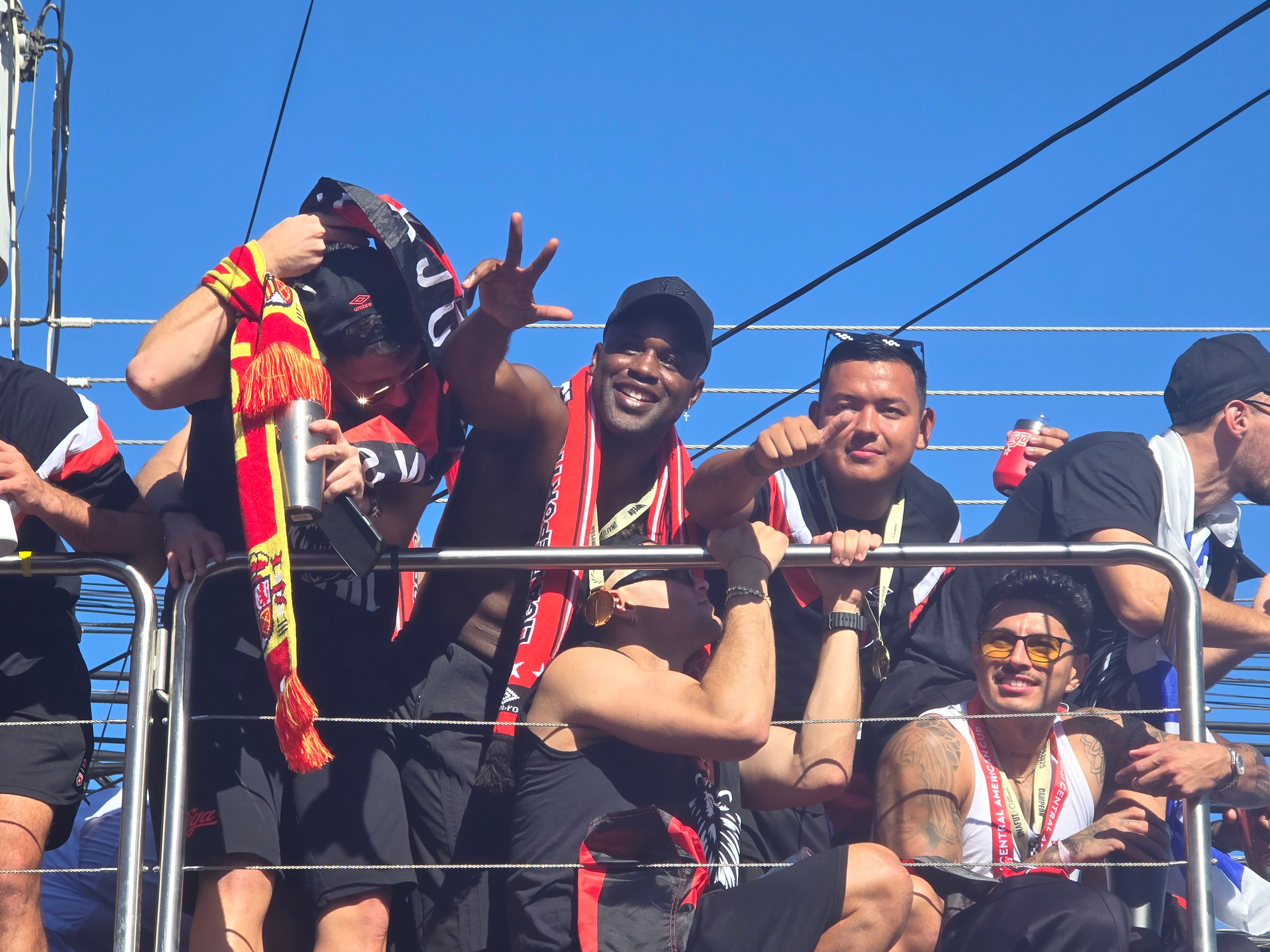 Joel Campbell fue uno de los futbolistas más ovacionados por la afición de Liga Deportiva Alajuelense.