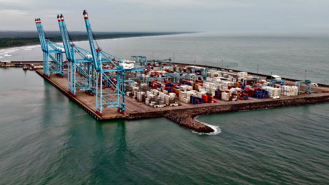 Vista de la terminal de Contenedores de Moín (Limón), operada por APM Terminals.