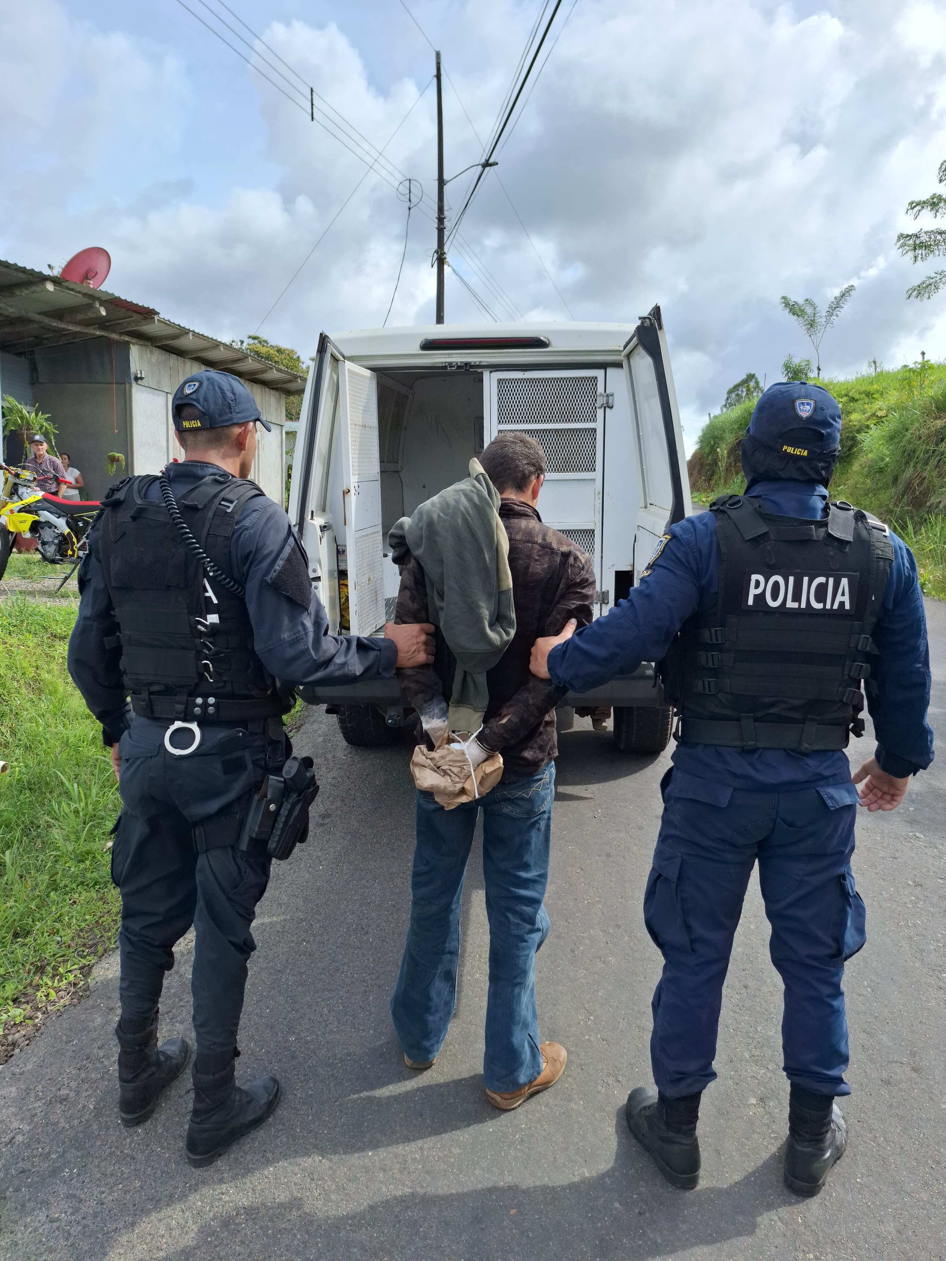 La tarde de este martes, las autoridades detuvieron al sospechoso, de apellido González, por el asesinato de su esposa. (Foto: cortesía)