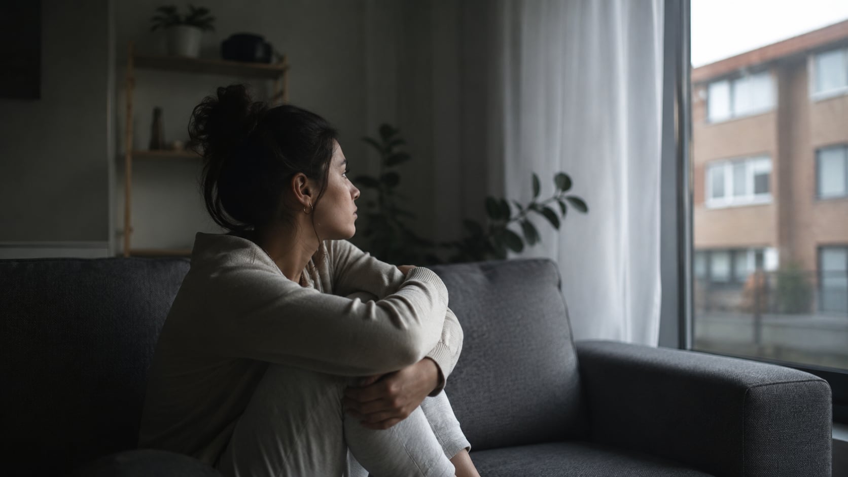 La teoría de Jung plantea que la soledad aparece cuando una persona no logra expresar ni compartir lo que considera esencial.