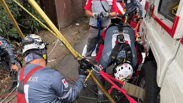 Hombre cae al río Itiquís en Alajuela; Cruz Roja atiende emergencia