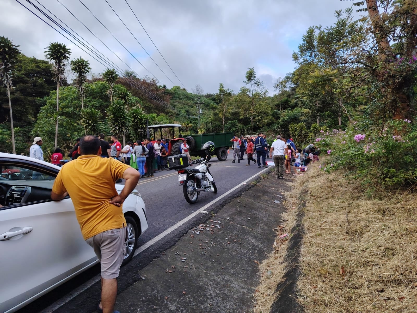 Un accidente de chapulín dejó a nueve personas graves.