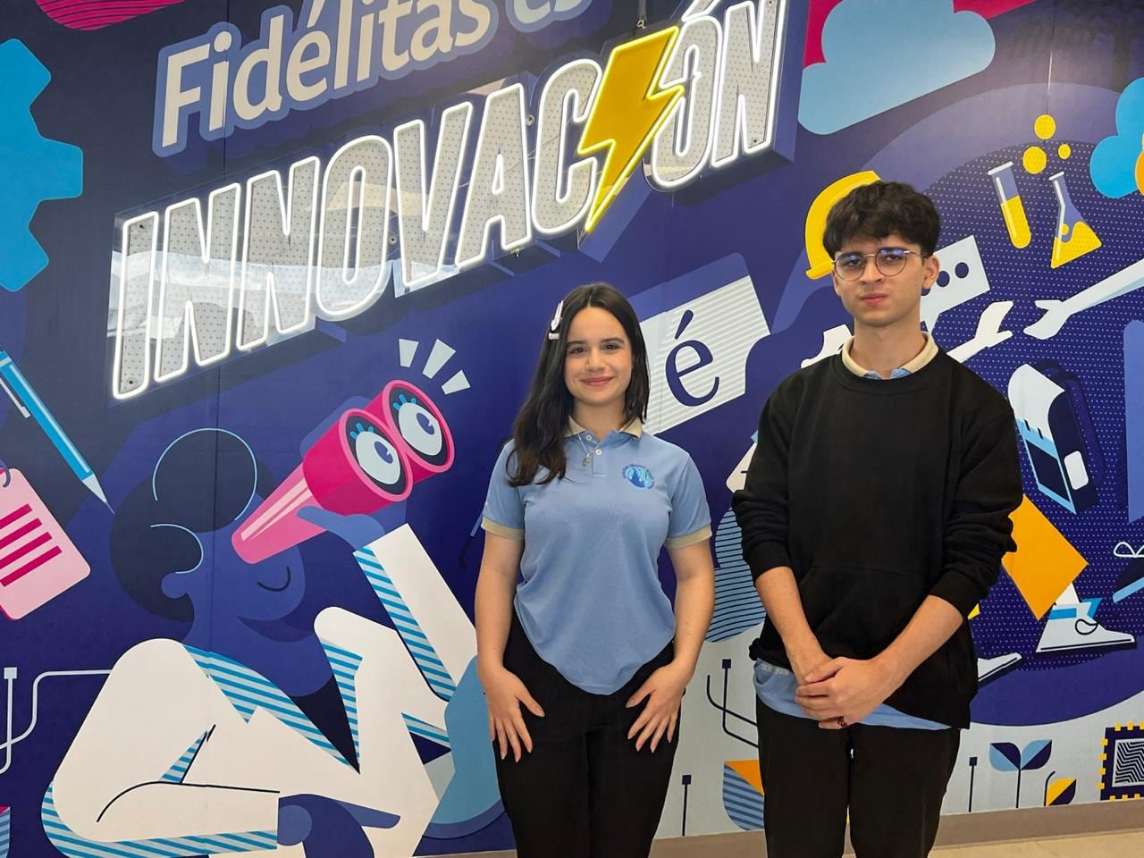 Estudiantes de colegio que ganaron Misión Marte y que irán a la final en España junto al equipo que resulte ganador del Reto Marte