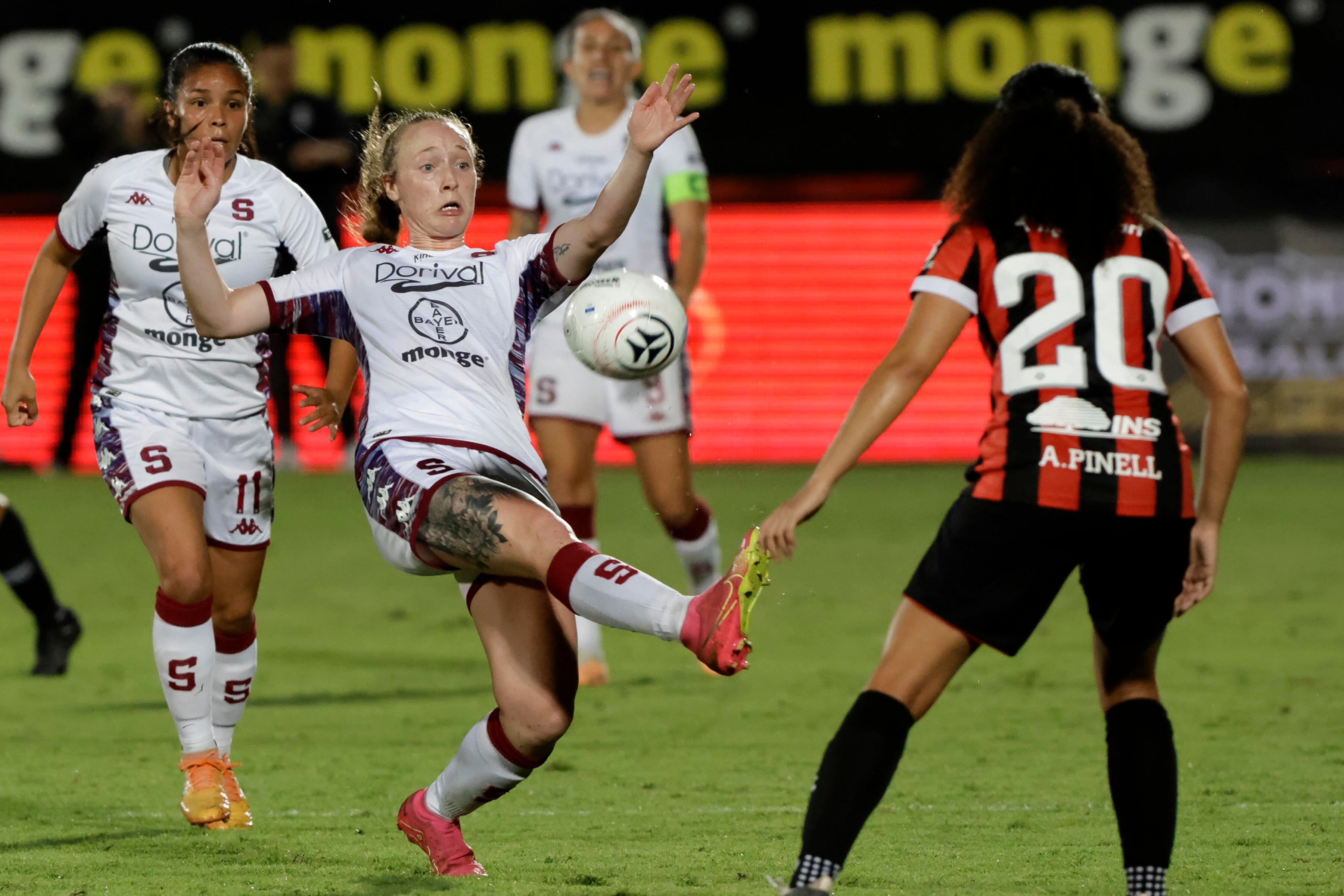 11/11/2023. Estadio Alejandro Morera Soto, Alajuela. Hora: 07:00 p.m. Clásico femenino de la Jornada 13 del Torneo de Clausura 2023 disputado entre la Liga Deportiva Alajuelense (LDA) y el Saprissa FF en el Estadio Alejandro Morera Soto. Fotos: Mayela López