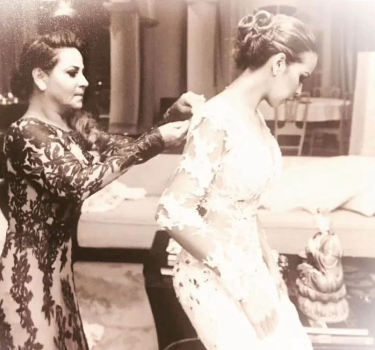 Andrea Salas y su madre Sara Bermúdez. Foto: Instagram