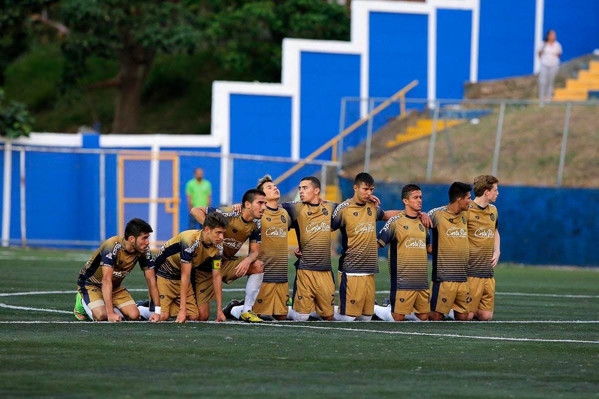 El Sporting San José derrotó por lanzamientos de penal a Juventud Escazuceña 3-2, en cuartos de final, tras un emocionante partido.